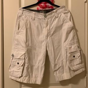 Levi’s Cargo shortsW31